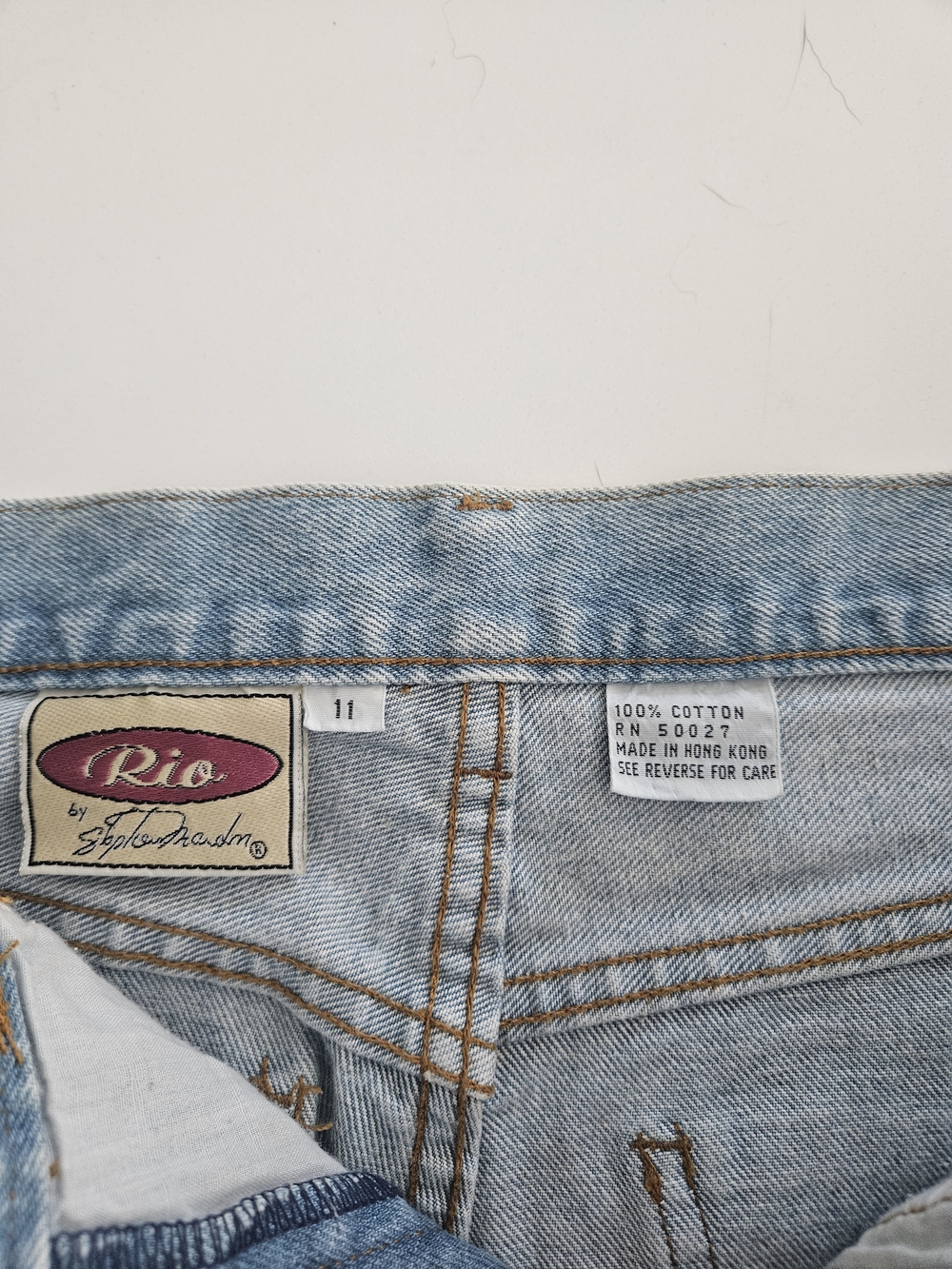 Light Blue Vintage Hong Kong Embroidered Floral Women’s Denim Shorts Size 11 - Picture 2 of 2